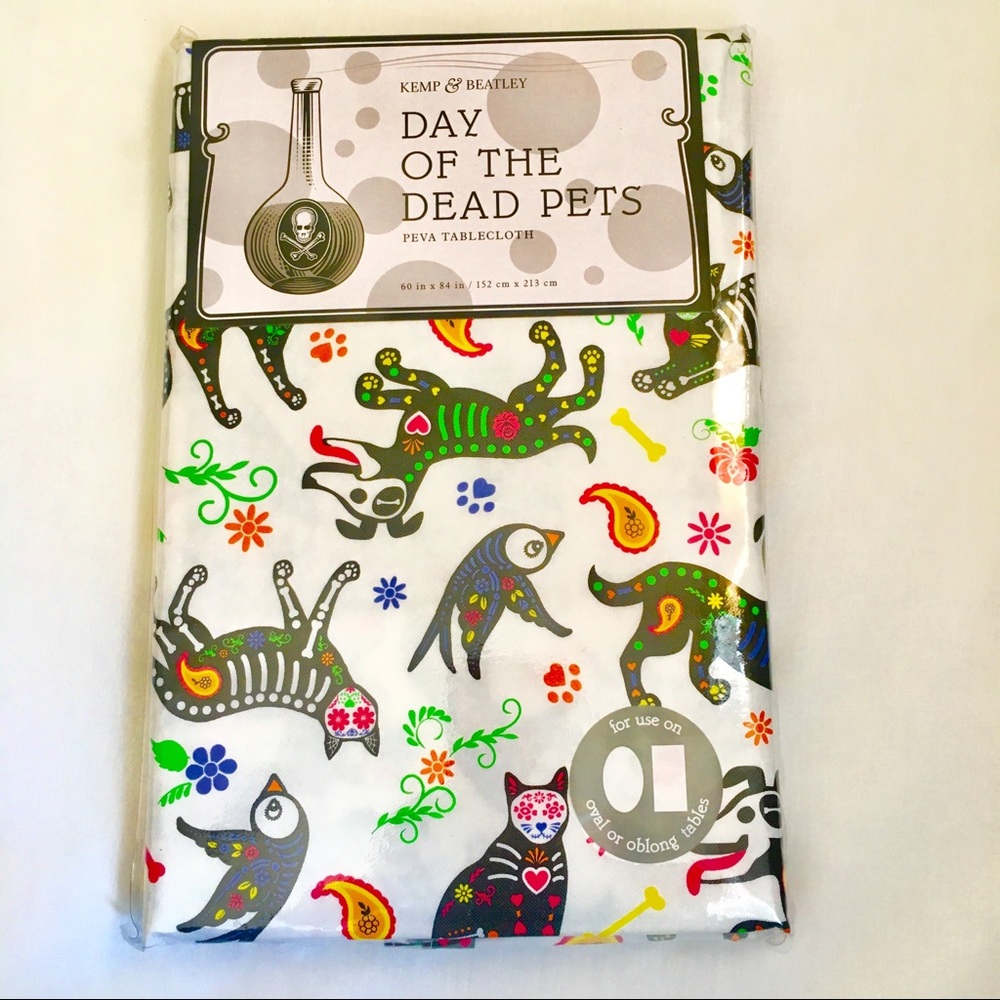 TABLEClOTH, CAT, DOG, HALLOWEEN, DAY OF THE DEAD